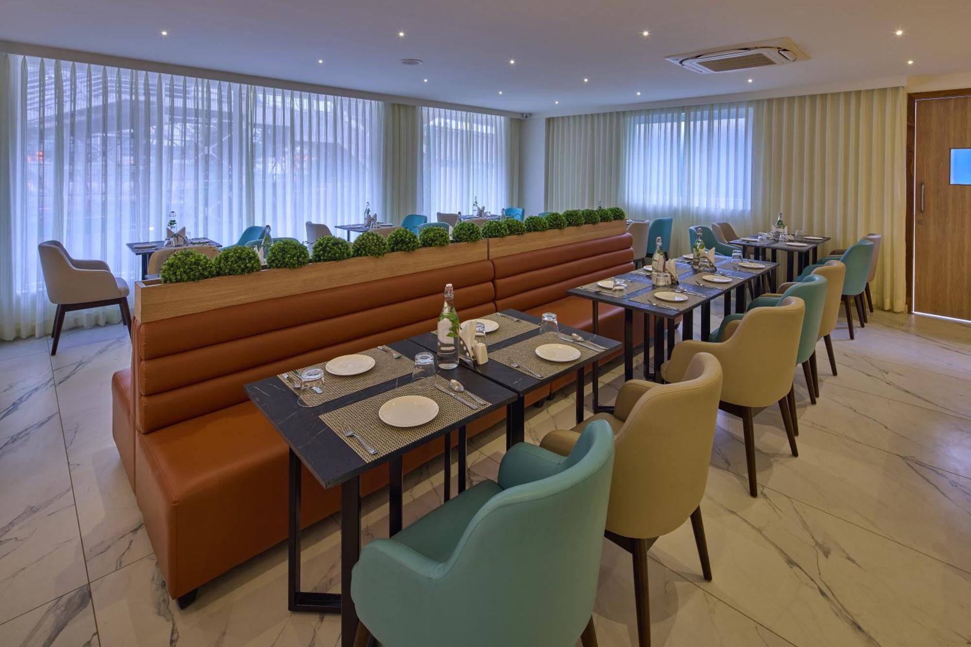 Grand Continent Hebbal A Sarovar Portico Affiliate Hotel بنغالور المظهر الخارجي الصورة