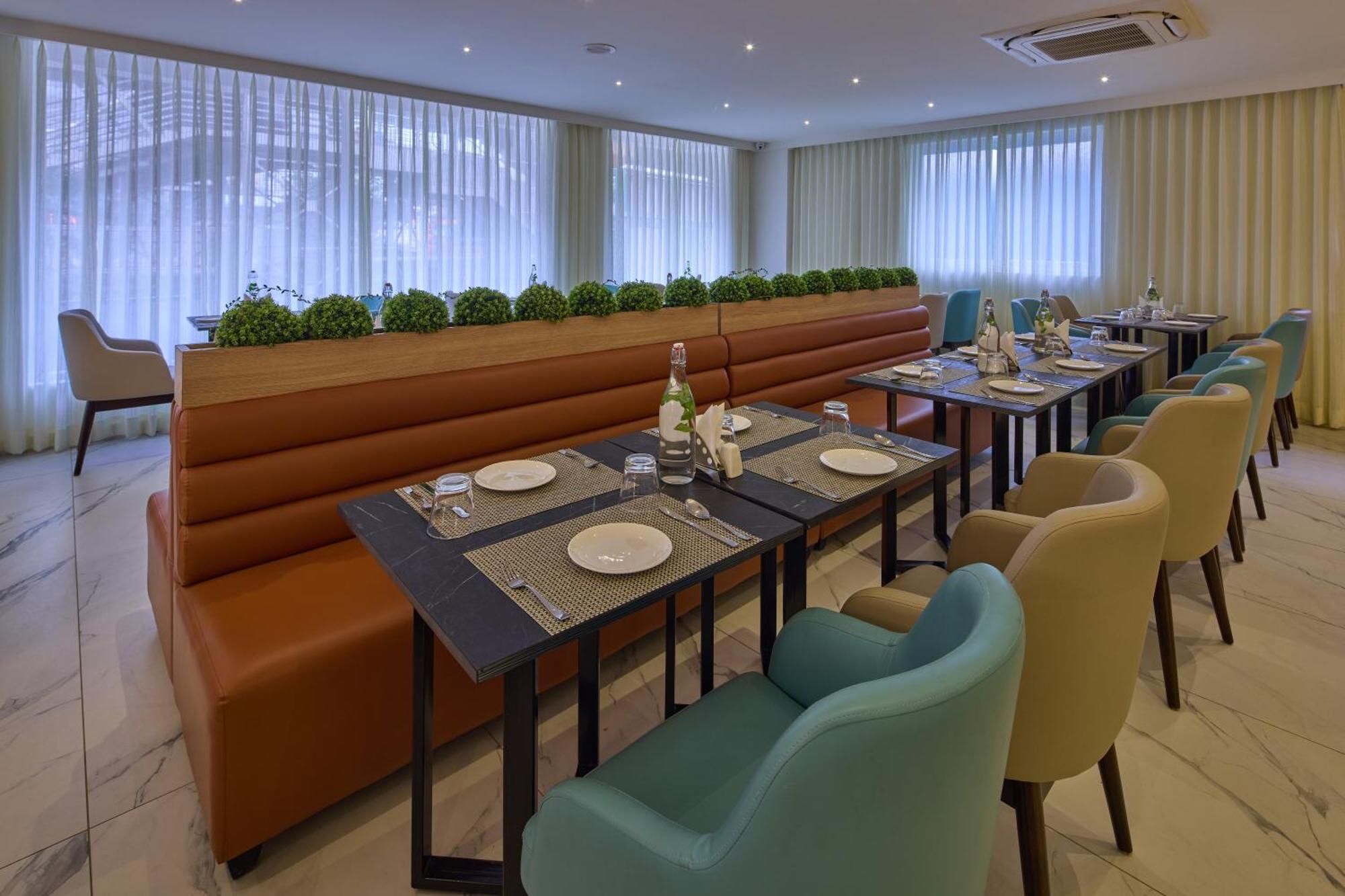 Grand Continent Hebbal A Sarovar Portico Affiliate Hotel بنغالور المظهر الخارجي الصورة