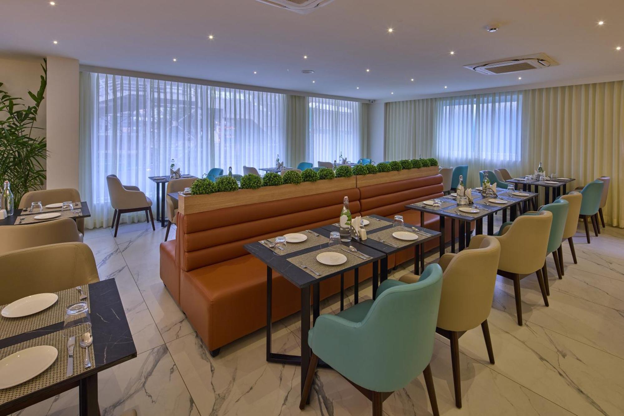 Grand Continent Hebbal A Sarovar Portico Affiliate Hotel بنغالور المظهر الخارجي الصورة